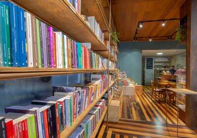 Livraria E Café Coruja Buraqueira