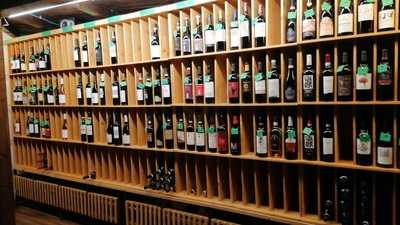 Enoteca La Canva Wine Room