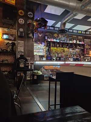 Unic Biker's Bar, Vanzago