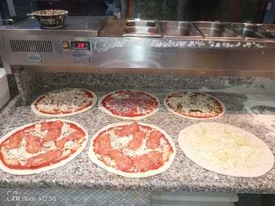 Pizza Pazza