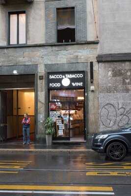 Bacco e Tabacco, Milano