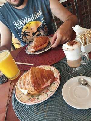 Sr. Croissant Padaría Café