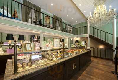 Ladurée, Milano