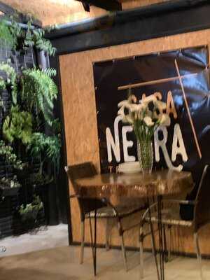 Casa Negra Trutaria