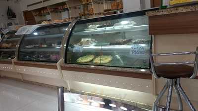 Paneficadora E Confeitaria Jn menu