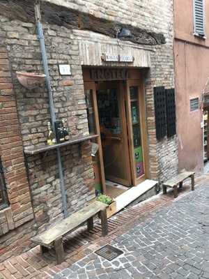 Enoteca Magiaciarla, Pesaro