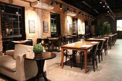 Leopoldina's - Emporio Dos Lanches