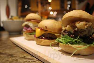 Ocara Burger & Drinks