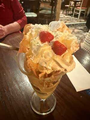 Village Inn Stonehouse Pizza & Carvery