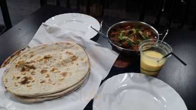 Zaiqa Desi Kitchen