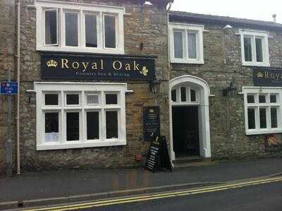 The Royal Oak Settle