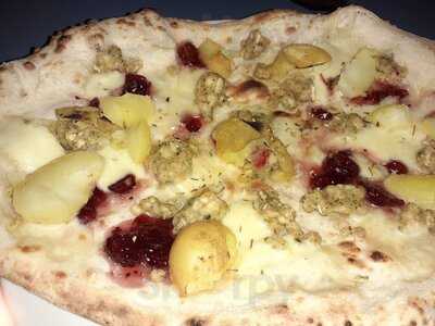 Grumpy's Bar & Wood Fired Pizza