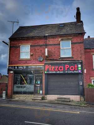 Pizza Pot And Curry Hut