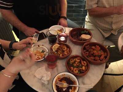 Monusk Tapas & Wine Bar