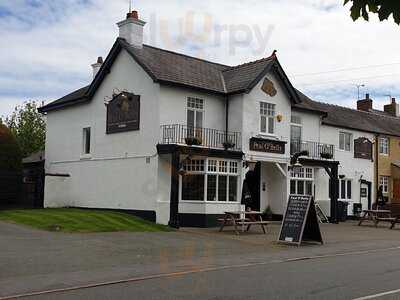 Peal O' Bells Pub, Holt