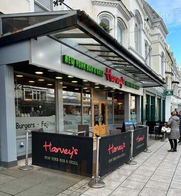 Harveys New York Bar And Grill