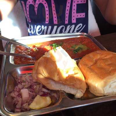 Shree Krishna Vada Pav