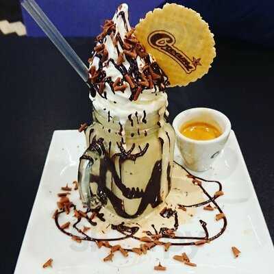 Creams Cafe