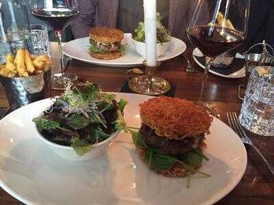 Burger & Lobster Bank