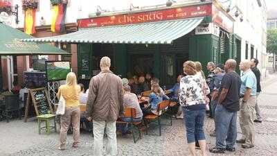 Snug Irish Pub