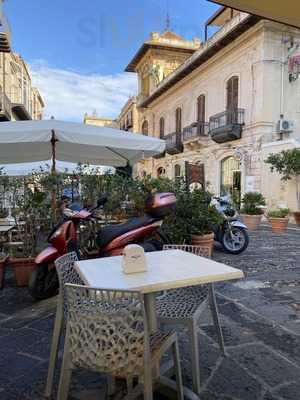 Golden Bar, Cefalù