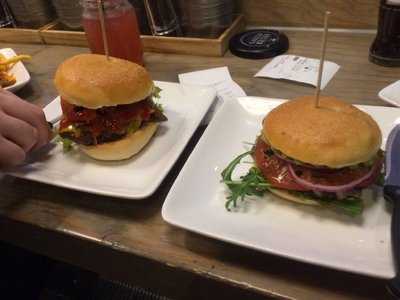 Feuersteins Premium Burger