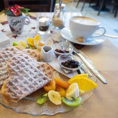 Waffel & Kaffee