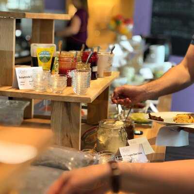Ruthis - Cafe & Bistro