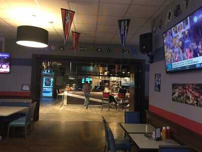 Halftime Sports Bar & Wings