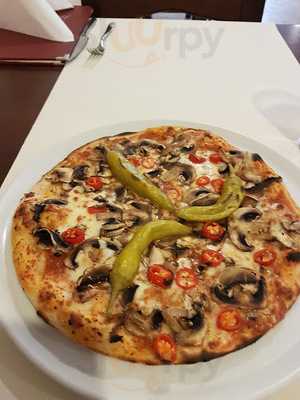 Monti Ristorante & Pizzeria