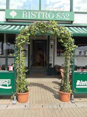 Bistro 852