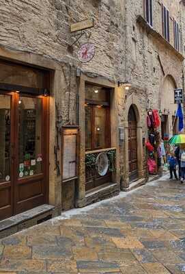 La Vecchia Lira, Volterra