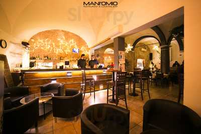 Mani'omio Cocktail Bar & Restaurant