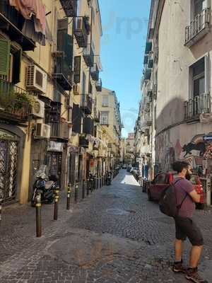 Blue Moon, Napoli