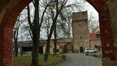 Wasserburg Zu Gommern Hotel Und Restaurant