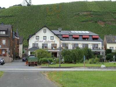 Weinhaus Zehnthof Hotel-restaurant & Weingut