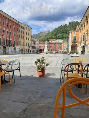 Caffe Leon D'oro, Carrara