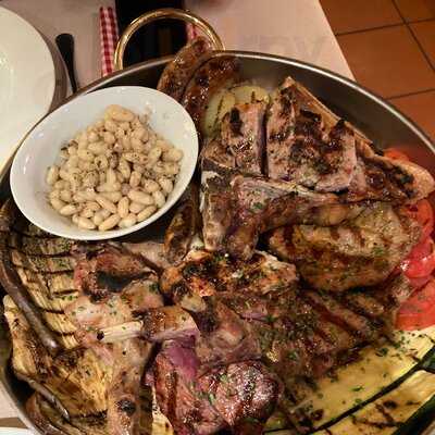 Trattoria con Griglia La Tambra, Corvara in Badia