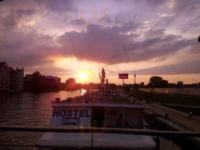 Floating Lounge Bar