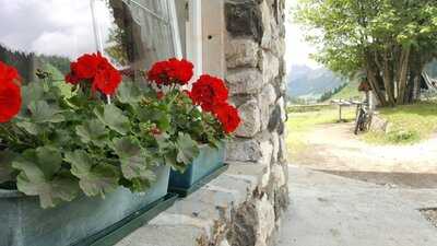 Rifugio Micheluzzi Restaurant, Campitello di Fassa 