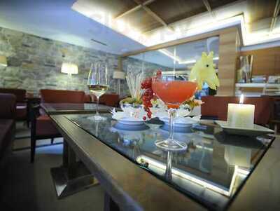 Lounge Bar