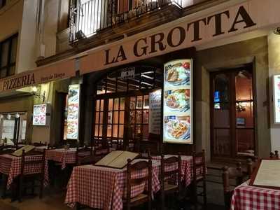 Pizzería La Grotta