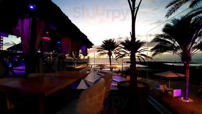 Papagayo Beach Club