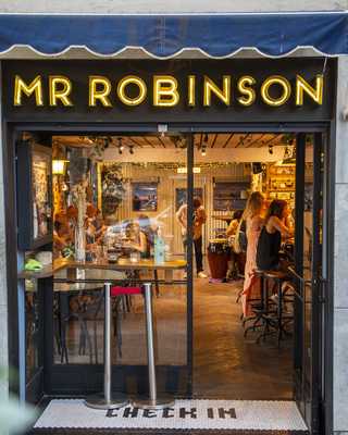 Mr Robinson Barcelona