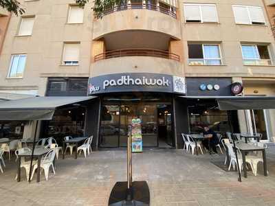 Padthaiwok. Teatinos