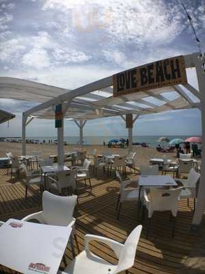 Vikki Beach Cafe