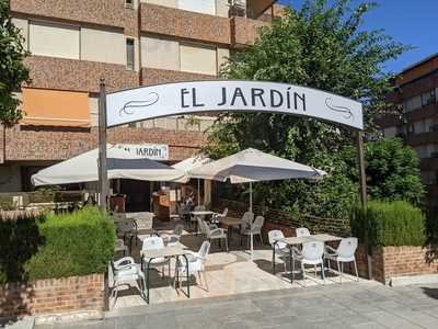 El Jardín Cafetería Crepería