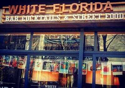 White Florida Bar Cocteleria & Street Food