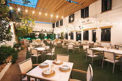 Tapería Restaurante Palacio De Los Golfines