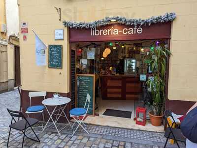 La Clandestina Libreria-cafe